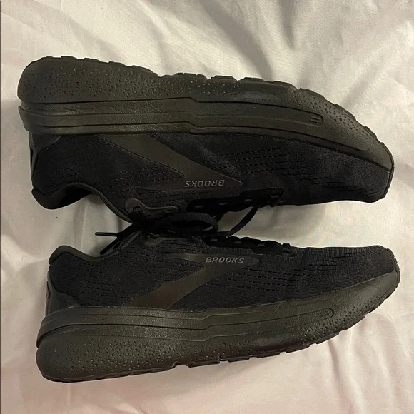 Brooks Black Ghost 2 Max - Picture 4 of 8